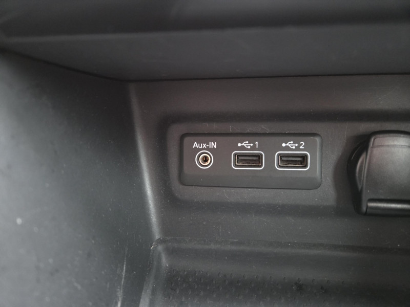 Photo 15 de l'offre de Renault Mégane Berline (4) evolution Blue dCi 115 à 14490€ chez Carlyss automobiles Vitré