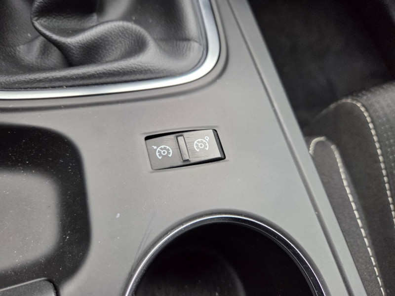 Photo 15 de l'offre de Renault Mégane Estate (4) Business Blue dCi 115 à 11990€ chez Carlyss automobiles Vitré