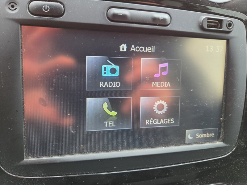 Photo 10 de l'offre de RENAULT Captur Intens Energy TCe 90 eco2 à 9990€ chez Carlyss automobiles Vitré