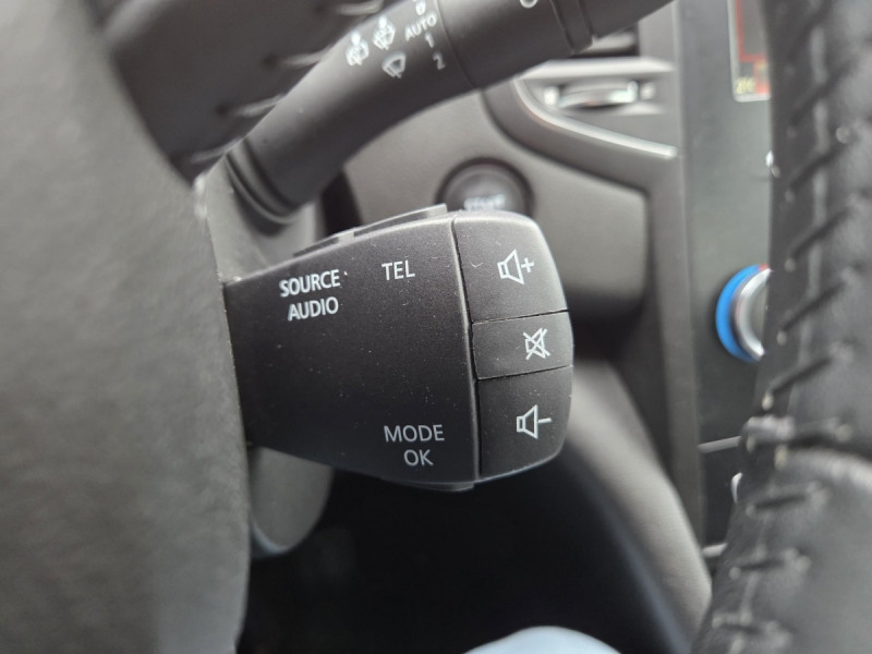 Photo 21 de l'offre de Renault Mégane Berline (4) Business Blue dCi 115 à 11990€ chez Carlyss automobiles Vitré