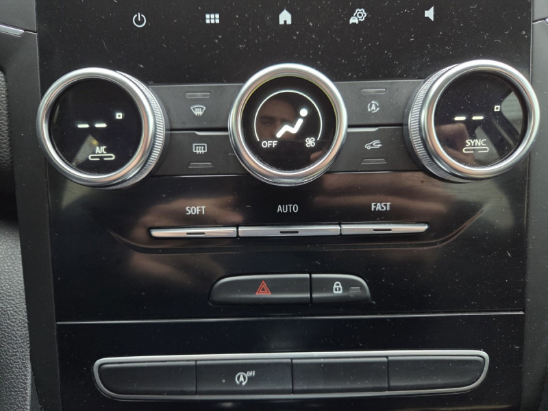 Photo 15 de l'offre de Renault Mégane Berline (4) evolution Blue dCi 115 EDC à 14290€ chez Carlyss automobiles Vitré