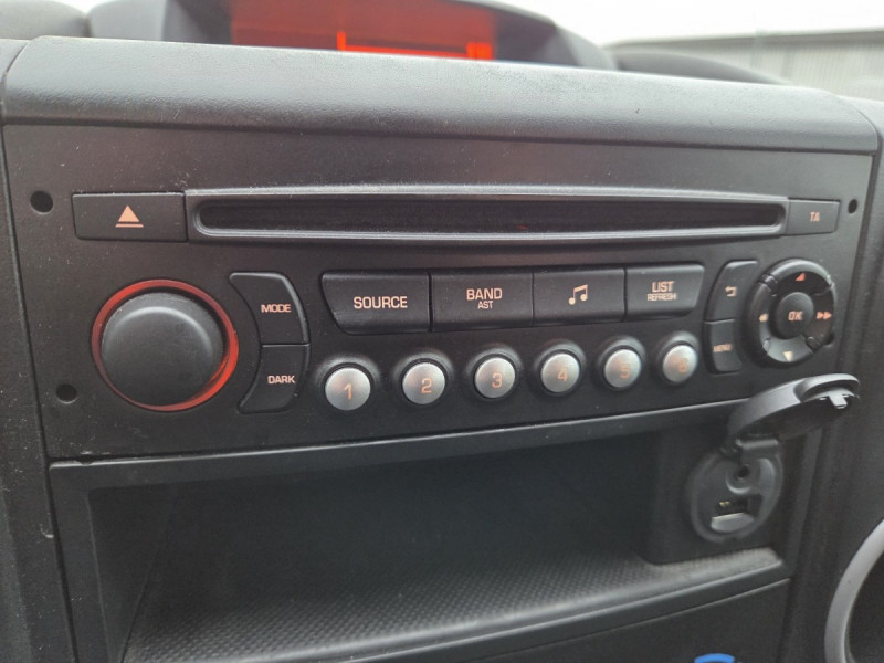 Photo 10 de l'offre de Citroën Berlingo (2) 10408 euros HT BlueHDi 100 S&S ETG6 Club M à 12490€ chez Carlyss automobiles Vitré