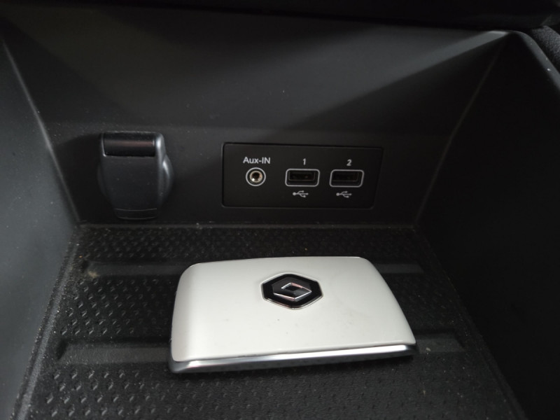 Photo 12 de l'offre de Renault Captur (2) Intens E-TECH Plug-in 160 -21 à 17990€ chez Carlyss automobiles Vitré