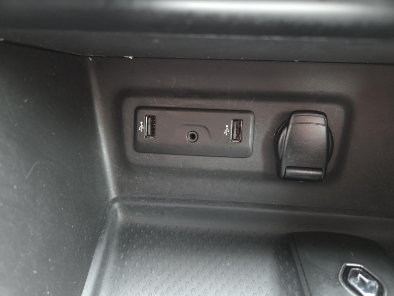 Photo 16 de l'offre de Renault Mégane Estate (4) Business Blue dCi 115 à 11990€ chez Carlyss automobiles Vitré