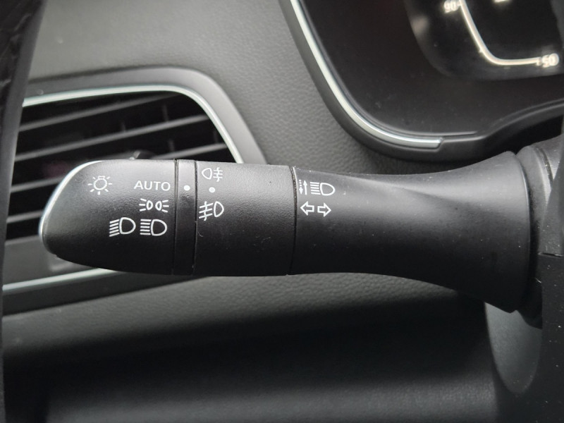 Photo 20 de l'offre de Renault Mégane Berline (4) evolution Blue dCi 115 EDC à 14290€ chez Carlyss automobiles Vitré