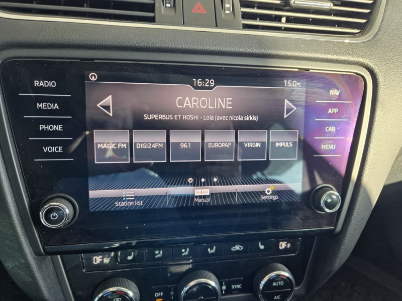 Photo 11 de l'offre de Skoda Octavia Combi (3) 2.0 TDI 150 DSG6 Style à 18790€ chez Carlyss automobiles Vitré