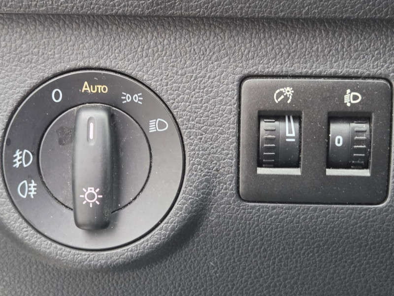Photo 15 de l'offre de Volkswagen Caddy Van (4) 2.0 TDI 102 Business Line Plus à 13490€ chez Carlyss automobiles Vitré