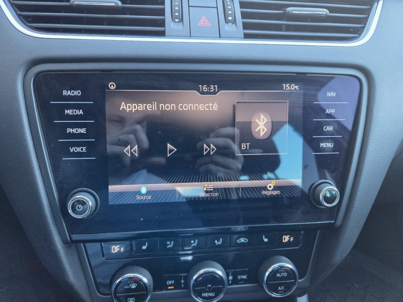 Photo 12 de l'offre de Skoda Octavia Combi (3) 2.0 TDI 150 DSG6 Style à 18790€ chez Carlyss automobiles Vitré