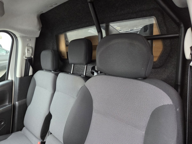 Photo 6 de l'offre de Citroën Berlingo (2) 10408 euros HT BlueHDi 100 S&S ETG6 Club M à 12490€ chez Carlyss automobiles Vitré