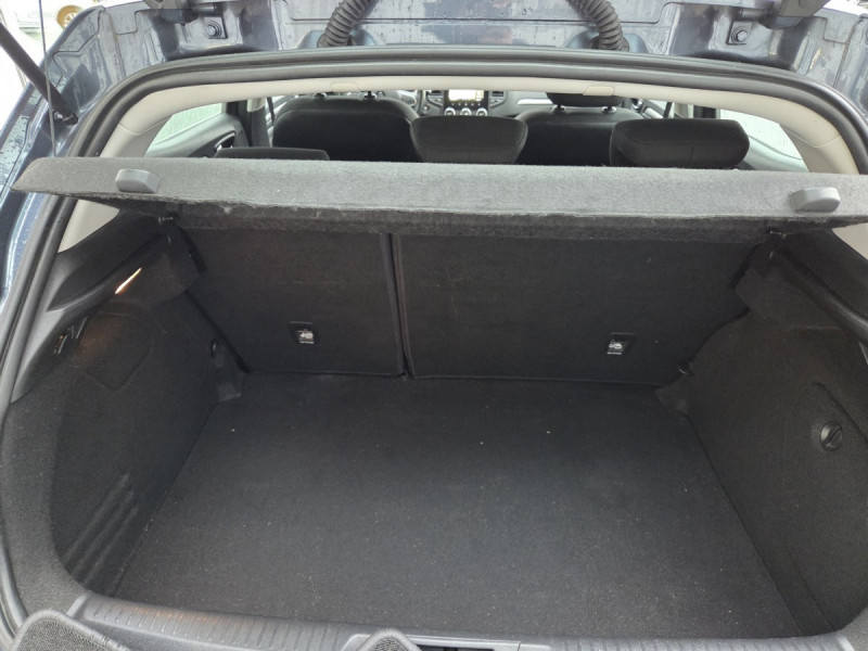 Photo 22 de l'offre de Renault Mégane Berline (4) evolution Blue dCi 115 EDC à 14290€ chez Carlyss automobiles Vitré