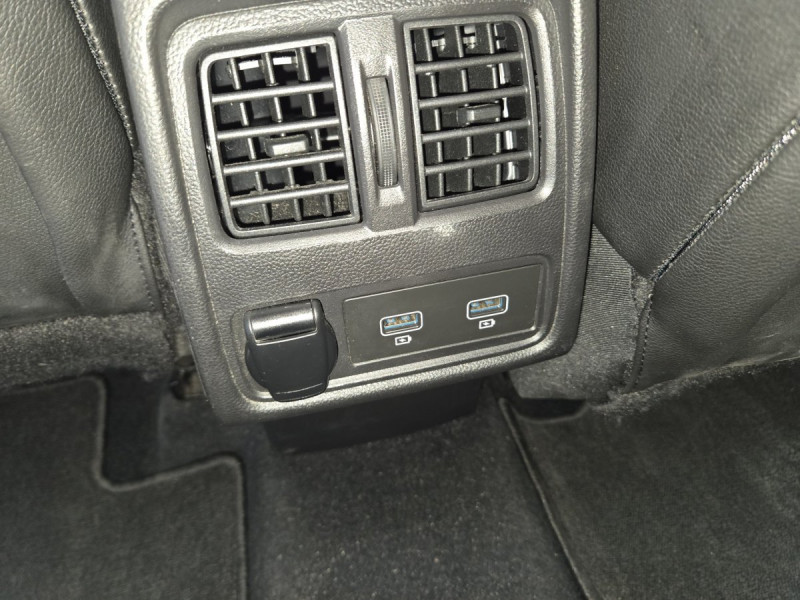 Photo 22 de l'offre de Renault Captur (2) Intens E-TECH Plug-in 160 -21 à 17990€ chez Carlyss automobiles Vitré