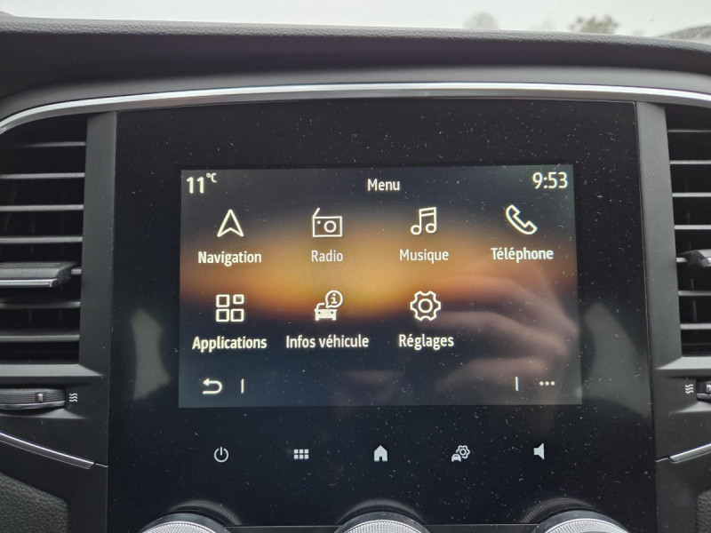 Photo 14 de l'offre de Renault Mégane Berline (4) evolution Blue dCi 115 EDC à 14290€ chez Carlyss automobiles Vitré