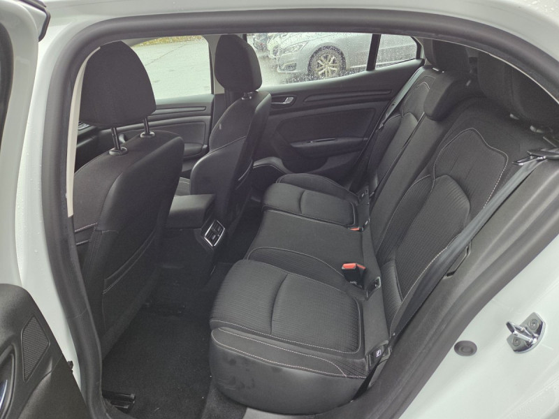 Photo 7 de l'offre de Renault Mégane Berline (4) Business Blue dCi 115 à 11990€ chez Carlyss automobiles Vitré