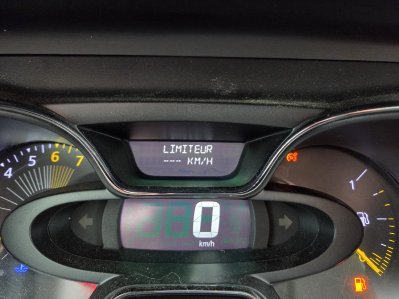 Photo 14 de l'offre de RENAULT Captur Intens Energy TCe 90 eco2 à 9990€ chez Carlyss automobiles Vitré