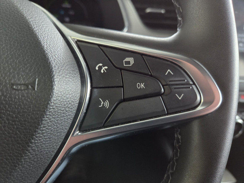 Photo 16 de l'offre de Renault Captur (2) Intens E-TECH Plug-in 160 -21 à 17990€ chez Carlyss automobiles Vitré