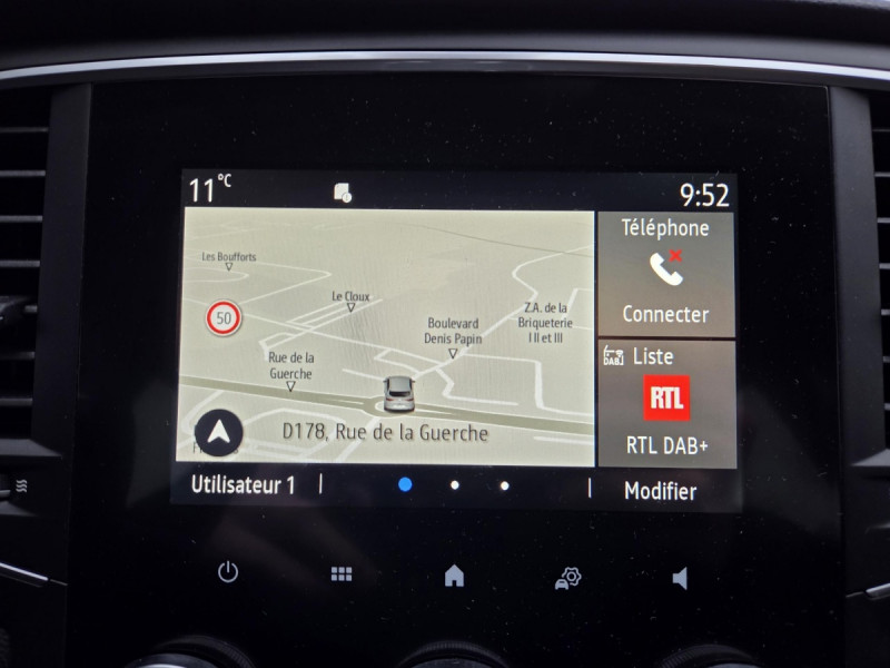 Photo 11 de l'offre de Renault Mégane Berline (4) evolution Blue dCi 115 EDC à 14290€ chez Carlyss automobiles Vitré