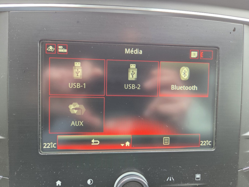 Photo 9 de l'offre de Renault Mégane Berline (4) Business Blue dCi 115 à 11990€ chez Carlyss automobiles Vitré