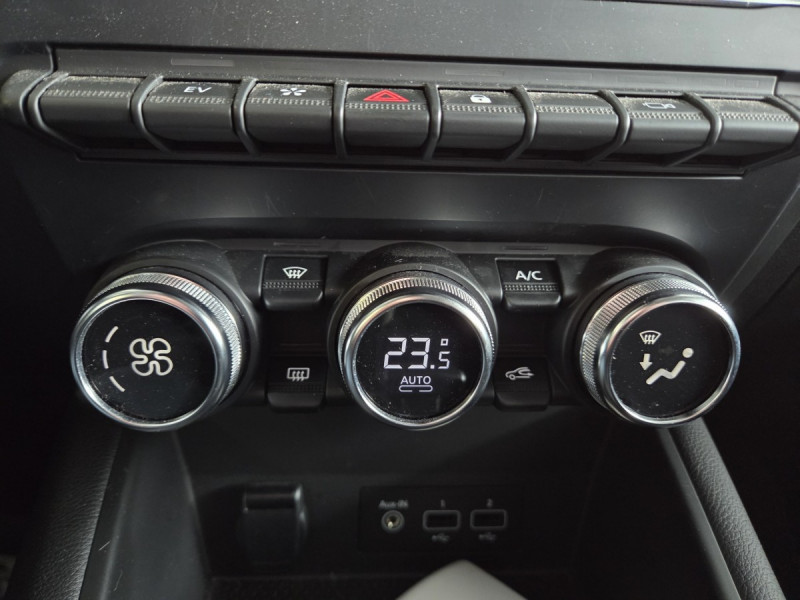 Photo 11 de l'offre de Renault Captur (2) Intens E-TECH Plug-in 160 -21 à 17990€ chez Carlyss automobiles Vitré