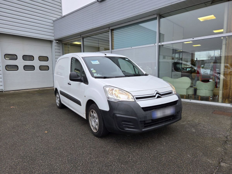 Photo 1 de l'offre de Citroën Berlingo (2) 10408 euros HT BlueHDi 100 S&S ETG6 Club M à 12490€ chez Carlyss automobiles Vitré
