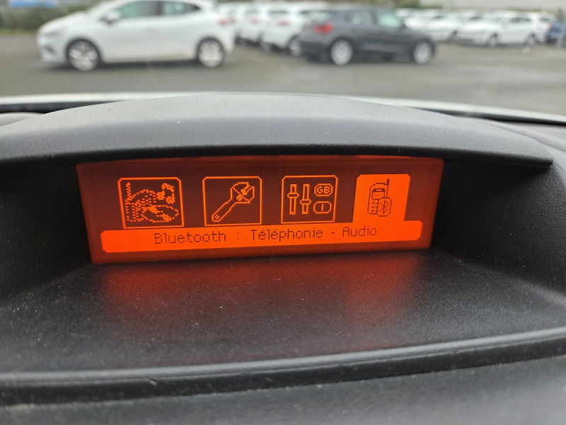 Photo 11 de l'offre de Citroën Berlingo (2) 10408 euros HT BlueHDi 100 S&S ETG6 Club M à 12490€ chez Carlyss automobiles Vitré