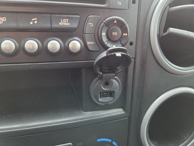 Photo 9 de l'offre de Citroën Berlingo (2) 10408 euros HT BlueHDi 100 S&S ETG6 Club M à 12490€ chez Carlyss automobiles Vitré