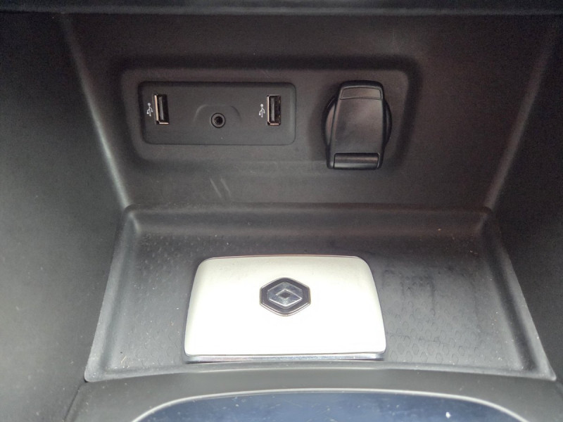 Photo 15 de l'offre de Renault Mégane Berline (4) Business Blue dCi 115 à 11990€ chez Carlyss automobiles Vitré