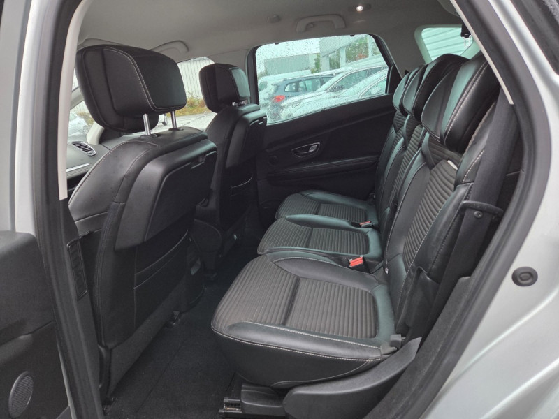 Photo 11 de l'offre de Renault Scénic (4) Intens Energy dCi 110 EDC à 13990€ chez Carlyss automobiles Vitré