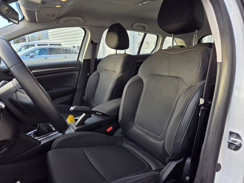 Photo 6 de l'offre de Renault Mégane Estate (4) Business Blue dCi 115 à 12490€ chez Carlyss automobiles Vitré