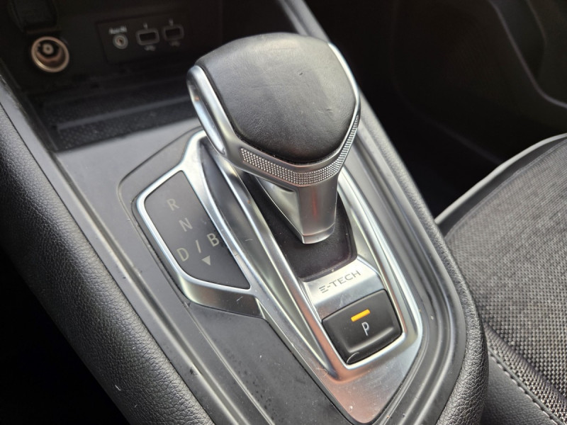 Photo 15 de l'offre de Renault Captur (2) Intens E-Tech hybride recharg 160 - 21 à 15990€ chez Carlyss automobiles Vitré