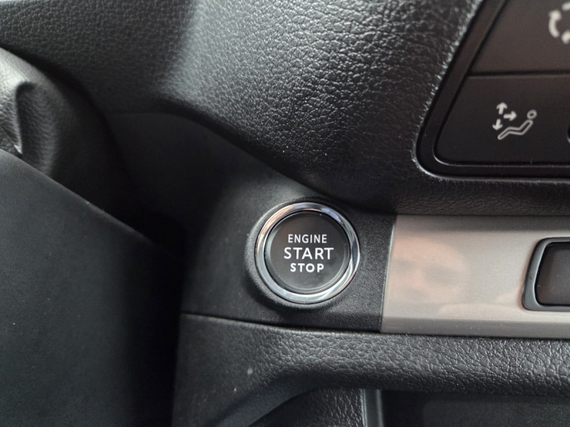 Photo 14 de l'offre de Citroën Jumpy (3) 22075 euros HT Taille M BHDi 145 EAT8 PACK PREM CONNECT à 26490€ chez Carlyss automobiles Vitré