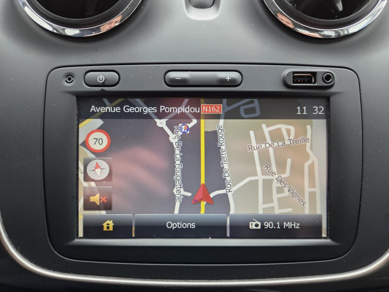 Photo 10 de l'offre de Dacia Sandero (2) Stepway Prestige TCe 90 à 9990€ chez Carlyss automobiles Vitré