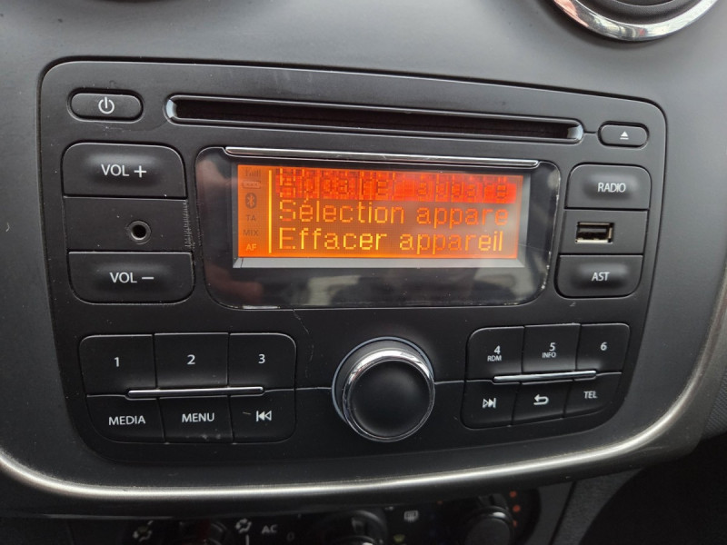 Photo 12 de l'offre de Dacia Sandero (2) Stepway Ambiance dCi 90 à 8290€ chez Carlyss automobiles Vitré