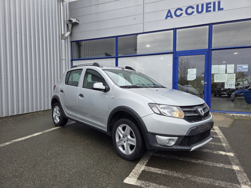 Photo 1 de l'offre de Dacia Sandero (2) Stepway Prestige TCe 90 à 9990€ chez Carlyss automobiles Vitré