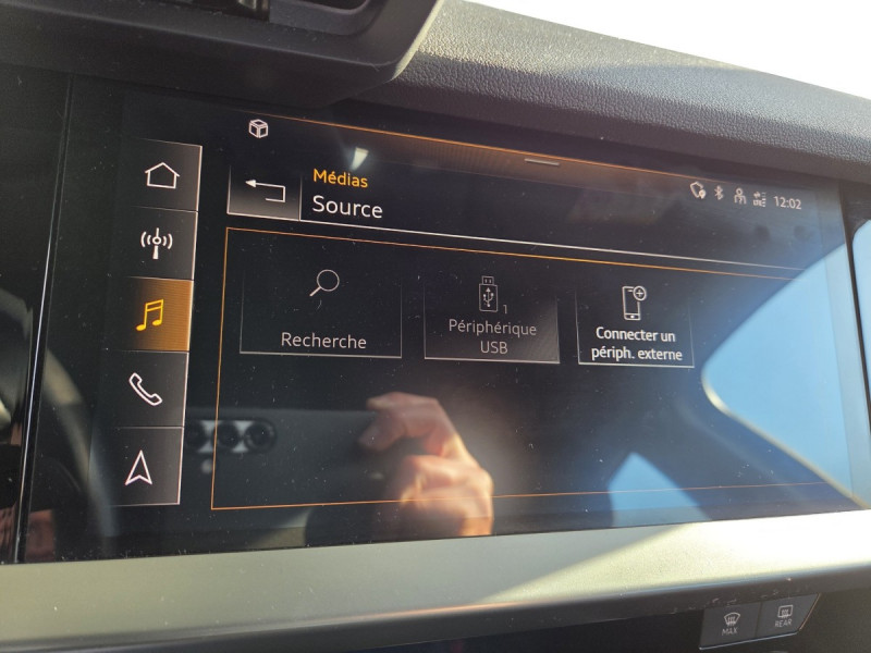 Photo 14 de l'offre de Audi A3 Sportback (4) 30 TDI 116 S Tronic Business Line à 23990€ chez Carlyss automobiles Vitré