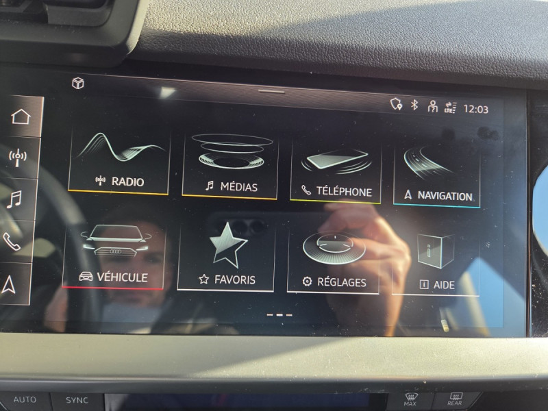 Photo 16 de l'offre de Audi A3 Sportback (4) 30 TDI 116 S Tronic Business Line à 23990€ chez Carlyss automobiles Vitré