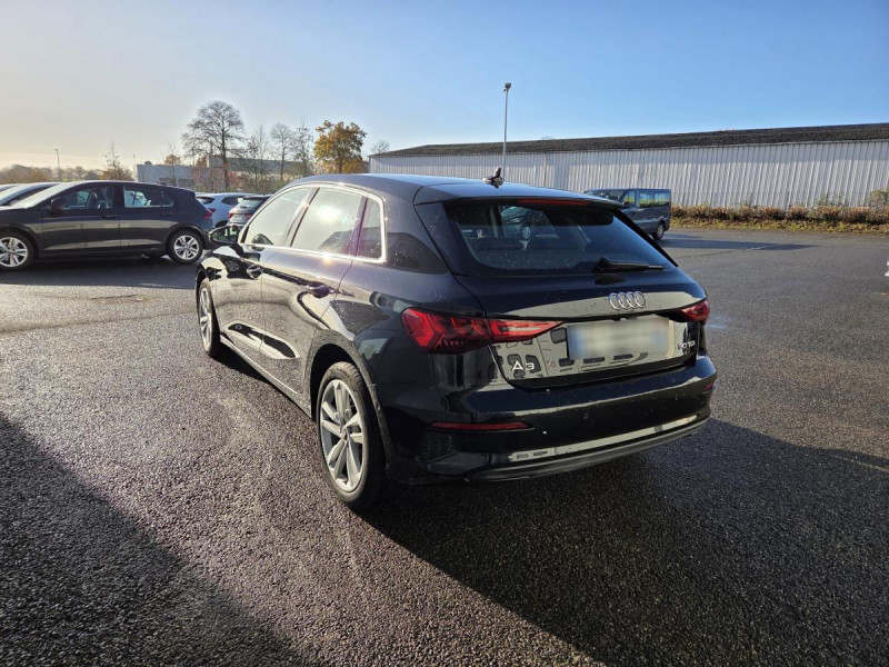 Photo 4 de l'offre de Audi A3 Sportback (4) 30 TDI 116 S Tronic Business Line à 23990€ chez Carlyss automobiles Vitré
