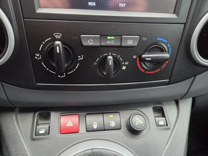 Photo 8 de l'offre de Peugeot Partner (2) 10408 euros HT 1.6 BLUEHDI 100 STANDARD PREMIUM PACK à 12490€ chez Carlyss automobiles Vitré