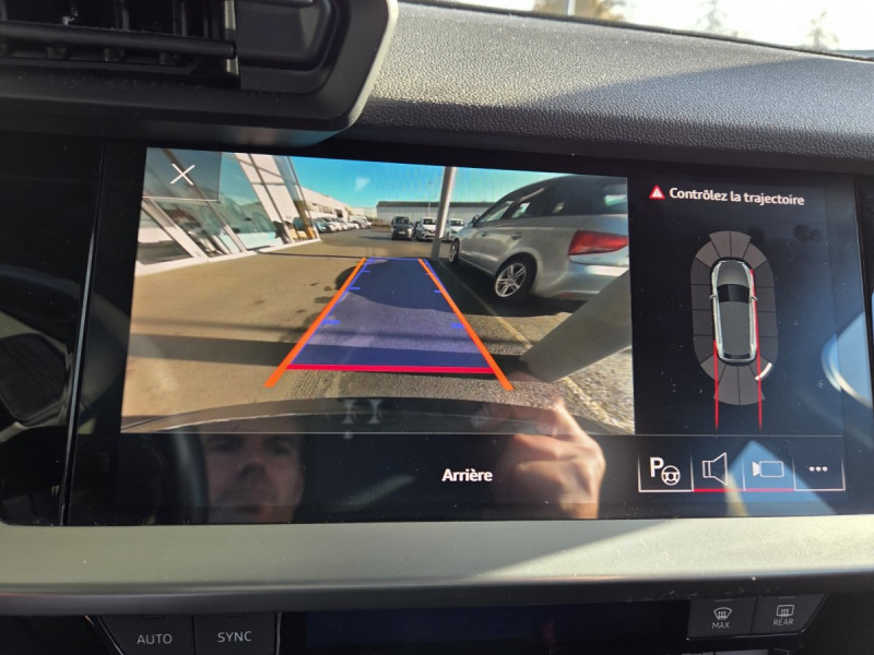 Photo 10 de l'offre de Audi A3 Sportback (4) 30 TDI 116 S Tronic Business Line à 23990€ chez Carlyss automobiles Vitré