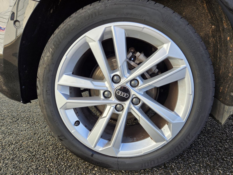 Photo 6 de l'offre de Audi A3 Sportback (4) 30 TDI 116 S Tronic Business Line à 23990€ chez Carlyss automobiles Vitré