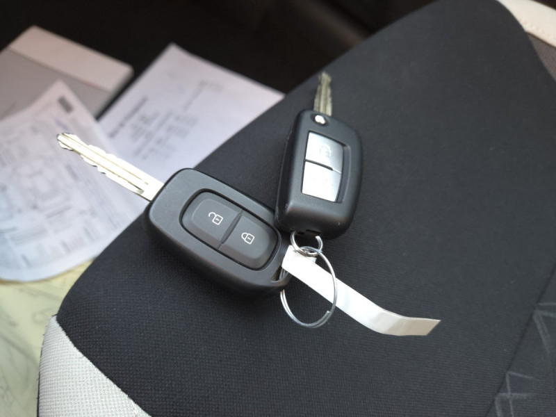 Photo 18 de l'offre de Nissan Micra (5) IG-T 90 Business Edition à 10790€ chez Carlyss automobiles Vitré