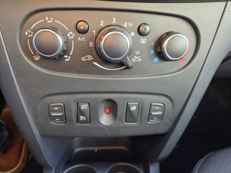 Photo 9 de l'offre de Dacia Sandero (2) Stepway TCe 90 -20 à 12490€ chez Carlyss automobiles Vitré