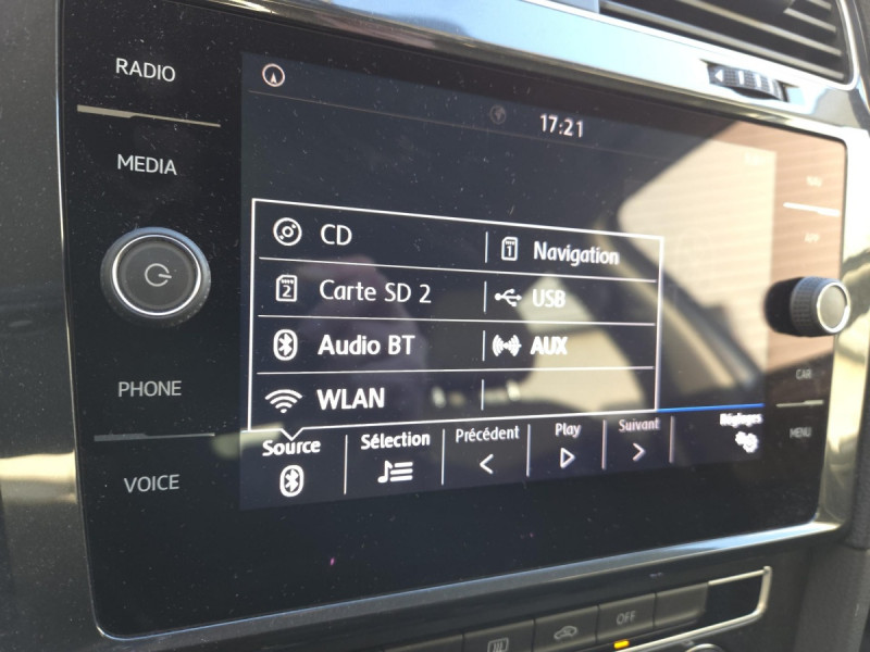 Photo 13 de l'offre de VOLKSWAGEN Golf (7) 1.0 TSI 115 BVM6 Trendline Business BMT à 15490€ chez Carlyss automobiles Vitré