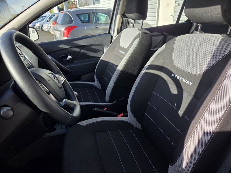 Photo 7 de l'offre de Dacia Sandero (2) Stepway TCe 90 -20 à 12490€ chez Carlyss automobiles Vitré