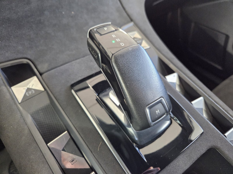 Photo 10 de l'offre de DS DS 7 Crossback BlueHDi 180 Automatique PERFORM Line à 23490€ chez Carlyss automobiles Vitré