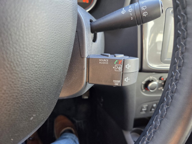 Photo 12 de l'offre de Dacia Sandero (2) Stepway TCe 90 -20 à 12490€ chez Carlyss automobiles Vitré