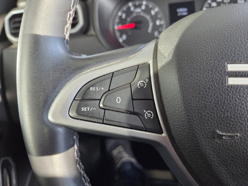 Photo 18 de l'offre de DACIA Duster (2) Journey TCe 150 EDC 4x2 à 21490€ chez Carlyss automobiles Vitré