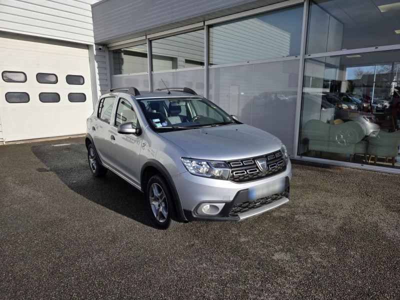Photo 1 de l'offre de Dacia Sandero (2) Stepway TCe 90 -20 à 12490€ chez Carlyss automobiles Vitré