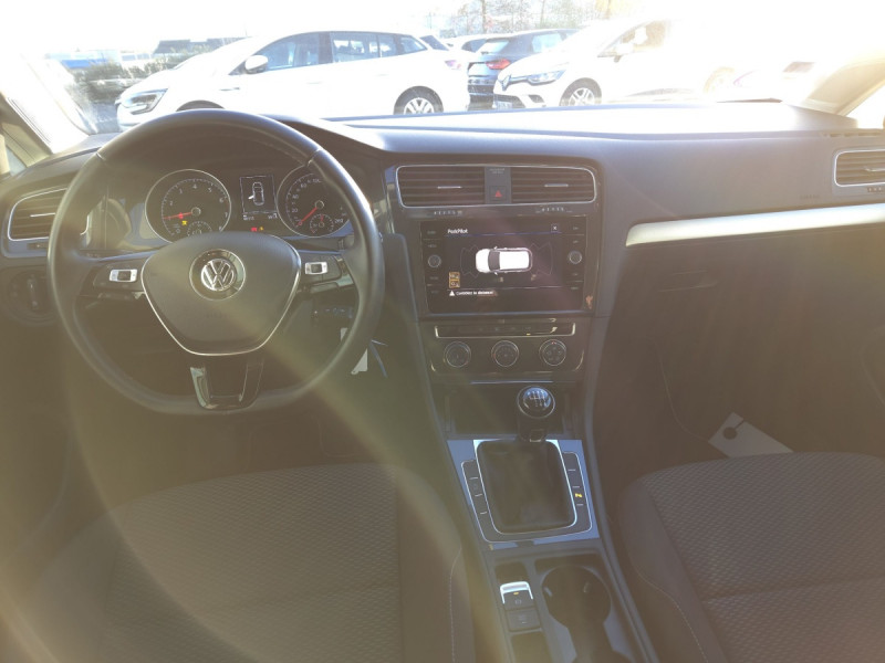 Photo 7 de l'offre de VOLKSWAGEN Golf (7) 1.0 TSI 115 BVM6 Trendline Business BMT à 15490€ chez Carlyss automobiles Vitré