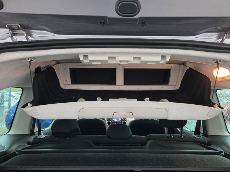 Photo 20 de l'offre de Peugeot Partner Tepee (2) 1.6 BlueHDi 120 S&S Outdoor à 12790€ chez Carlyss automobiles Vitré