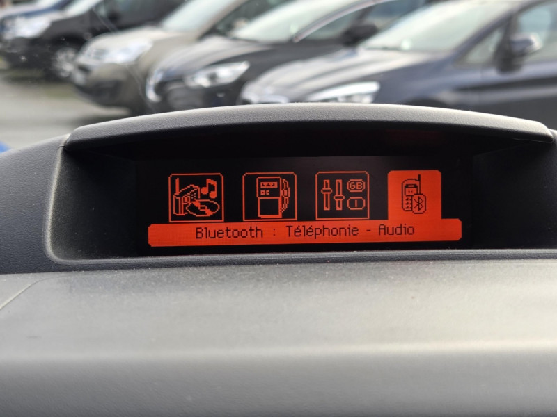 Photo 8 de l'offre de Citroën Berlingo Multispace (2) BlueHDi 100 BVM Feel à 10790€ chez Carlyss automobiles Vitré